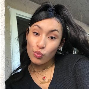 Meet your Posher, Alexandra